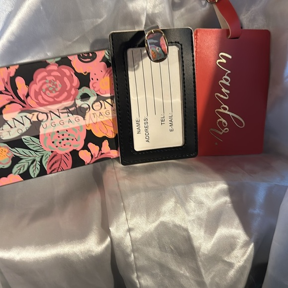 Canyon Moon Set of luggage tags- Floral & “Wander”.  Great Gift Idea! - Picture 2 of 3